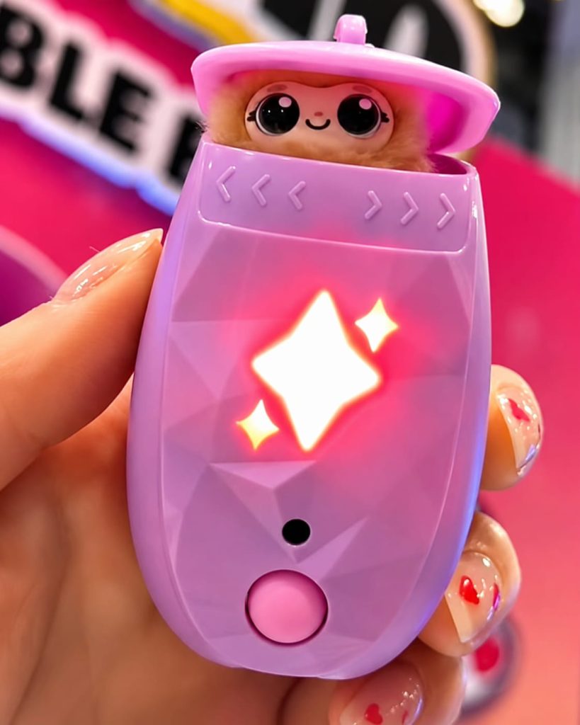 Détail du jouet interactif Peekimo avec effet lumineux pour présentation produit