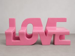 Lettres géantes 3D roses LOVE pour décor événementiel XXL sur mesure